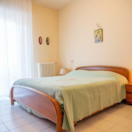 포르토 산텔피디오 Casavacanze Santacroce 아파트 외부 사진